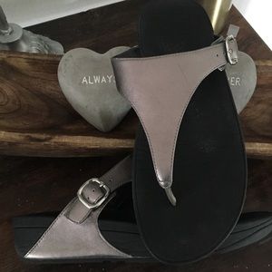 FITFLOP PEWTER SANDALS